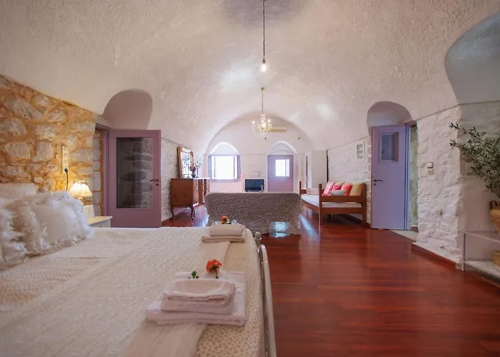 Iliana's House - Spacious Cave House In The Center Of Daire