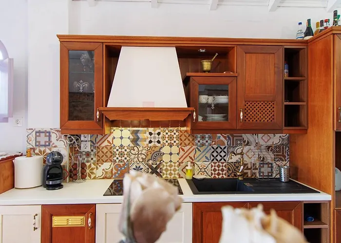 Iliana's House - Spacious Cave House In The Center Of Daire Areopoli