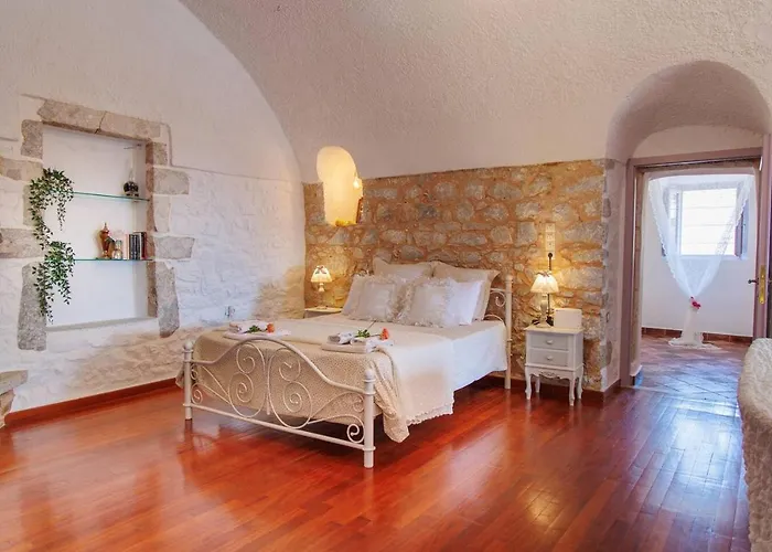 Iliana's House - Spacious Cave House In The Center Of Apartamento