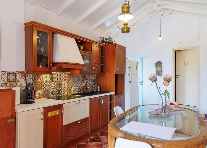 Iliana's House - Spacious Cave House In The Center Of Areopoli