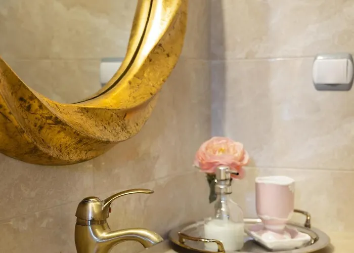 Iliana's House - Spacious Cave House In The Center Of *