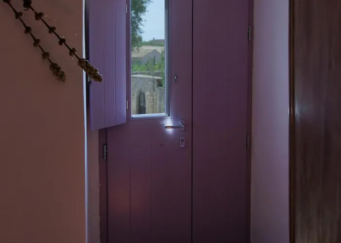 Iliana's House - Spacious Cave House In The Center Of * Areopoli